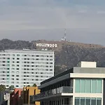 Hollywood Penthouse With Balcony & Pool View