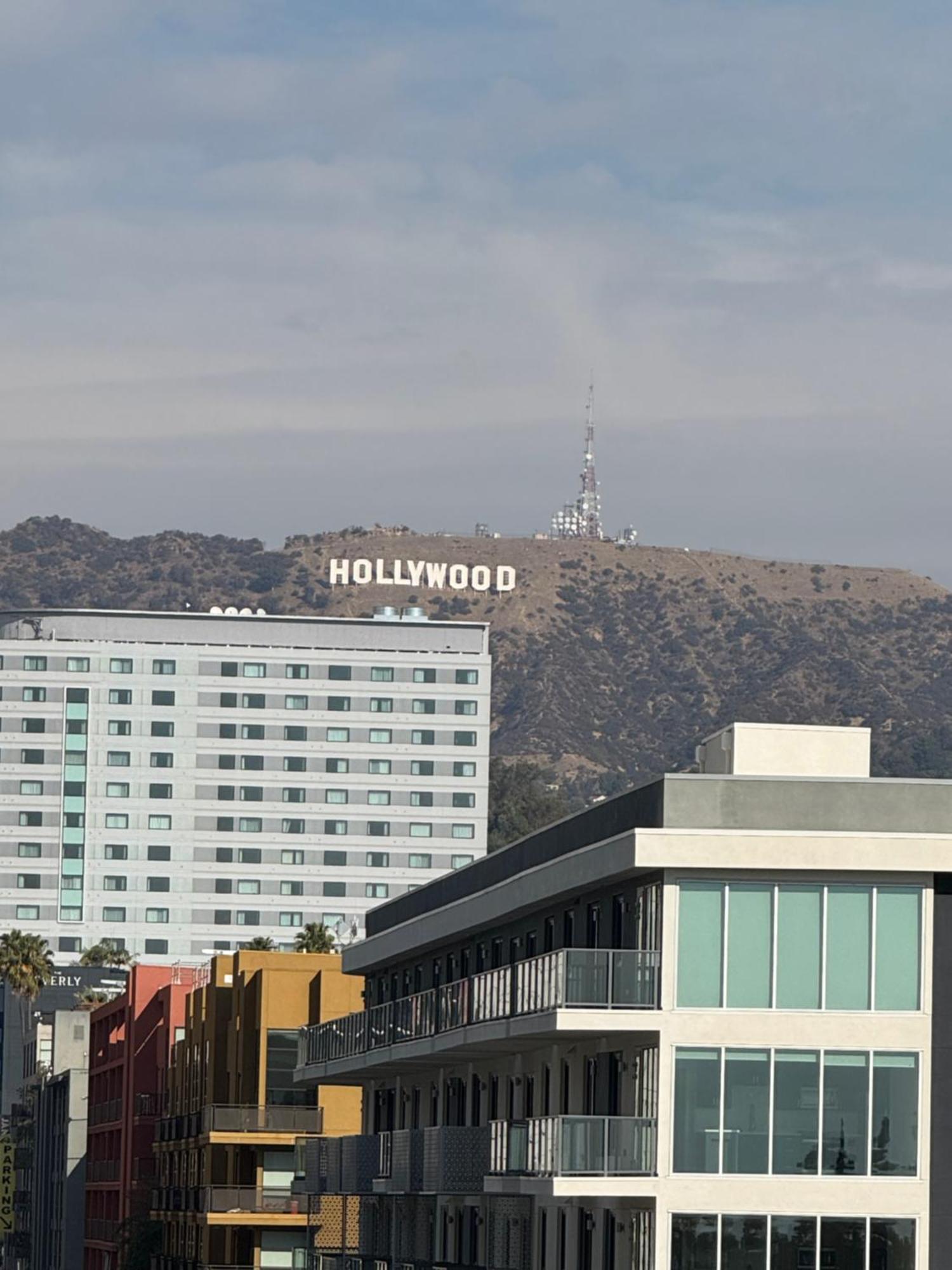 Apartment Hollywood Penthouse With Balcony & Pool View